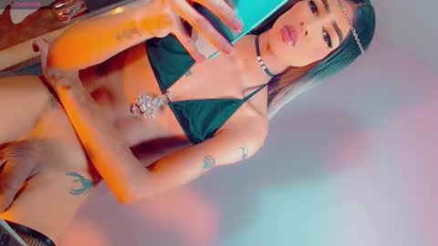 isabellagirs online show from 22, 12, 2025