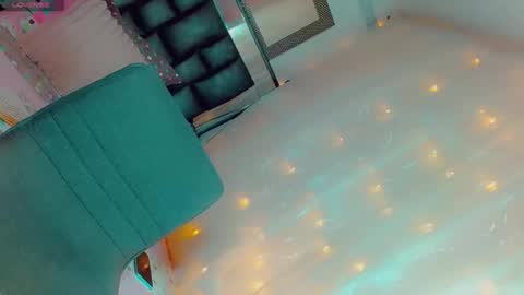 isabellagirs online show from 10, 1, 2026