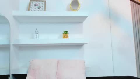 Snapshot of isabellamonet chatting on 22, 9, 2025 isabellamonet online show from 22, 9, 2025