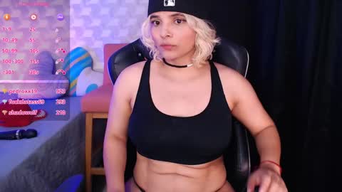 Snapshot of isabellamoutt chatting on 19, 12, 2024 Isabella Mout online show from 19, 12, 2024