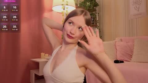 Snapshot of isabellatorrance chatting on 15, 9, 2025 Bella online show from 15, 9, 2025