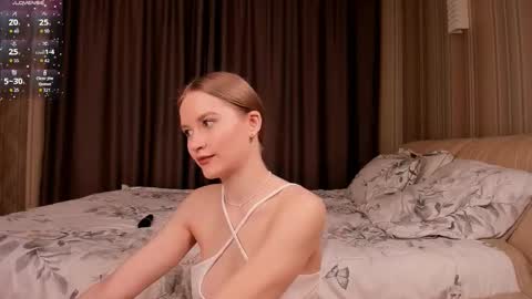 Snapshot of isabellatorrance chatting on 23, 9, 2025 Bella online show from 23, 9, 2025