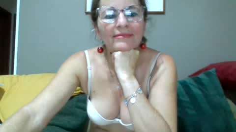 Snapshot of isabellawouti chatting on 22, 6, 2026 isabella online show from 22, 6, 2026