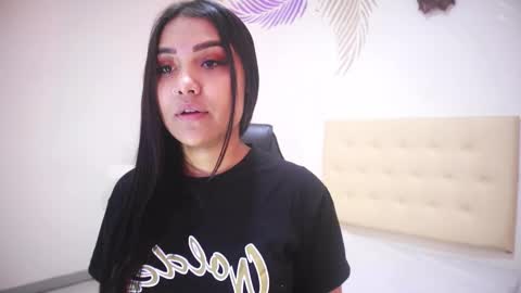 Snapshot of isabelle_lane chatting on 2, 12, 2025 online show from 2, 12, 2025