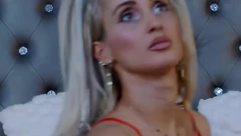 IsabelleEthan online show from 11, 2, 2025