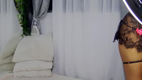 IsabelleEthan online show from 21, 10, 2025