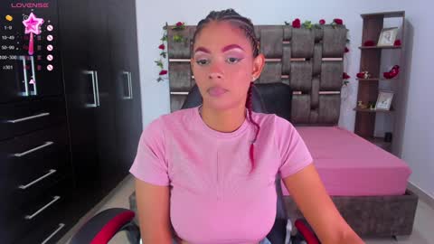 Hi mi name is Isabel  online show from 4, 12, 2024