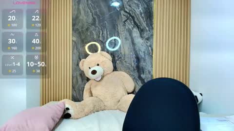 Snapshot of isadora_14 chatting on 24, 2, 2026 ISADORA online show from 24, 2, 2026