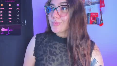 Snapshot of isarhodes_ chatting on 17, 12, 2024 Isa online show from 17, 12, 2024