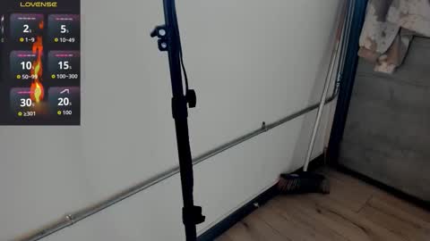 Snapshot of isasanders chatting on 18, 10, 2025 I S A S AN D E R S online show from 18, 10, 2025