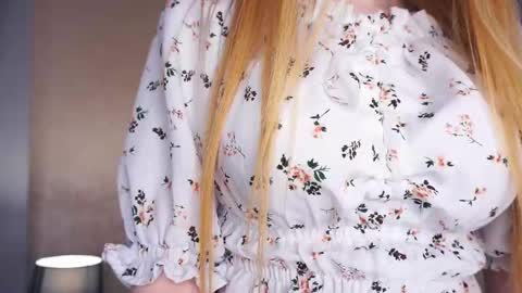 Snapshot of isauralindamood chatting on 27, 11, 2025 Ramonita online show from 27, 11, 2025