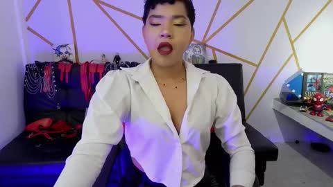 Snapshot of ise_lunny chatting on 28, 10, 2025 isabela online show from 28, 10, 2025