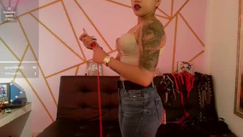 Snapshot of ise_lunny chatting on 29, 10, 2025 isabela online show from 29, 10, 2025