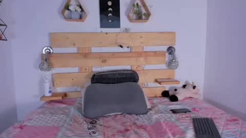 ishabellalopez online show from 18, 1, 2025