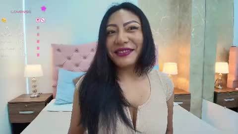 Isis Choi online show from 12, 7, 2026