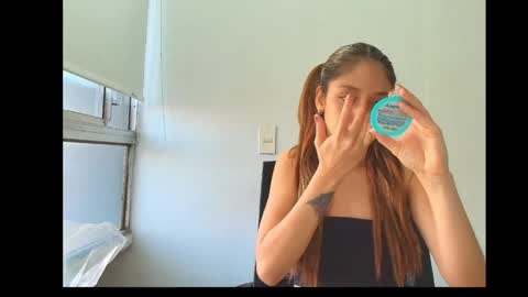 Snapshot of isis_pink chatting on 2, 4, 2026 Alaya online show from 2, 4, 2026