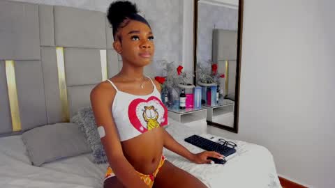 Snapshot of isisbrown_ chatting on 4, 4, 2026 ISIS online show from 4, 4, 2026