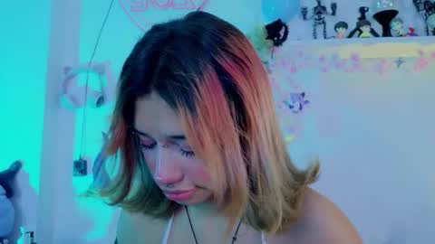 Isisjones18 online show from 22, 12, 2025