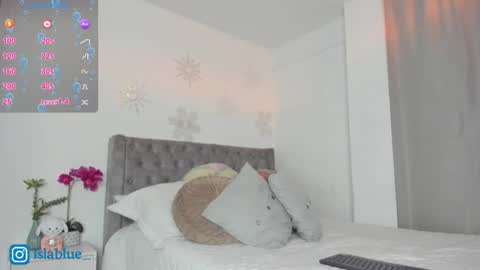 Snapshot of islaa_bluee chatting on 29, 6, 2026 Isla Blue online show from 29, 6, 2026