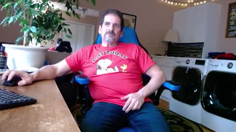 Snapshot of islandguy70 chatting on 30, 12, 2024 Jim online show from 30, 12, 2024