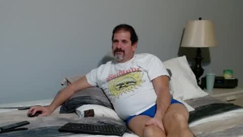 Snapshot of islandguy70 chatting on 27, 10, 2025 Jim online show from 27, 10, 2025
