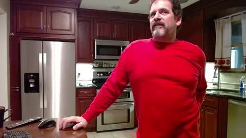 Snapshot of islandguy70 chatting on 21, 11, 2025 Jim online show from 21, 11, 2025