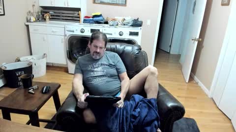 Snapshot of islandguy70 chatting on 29, 11, 2025 Jim online show from 29, 11, 2025