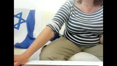 Snapshot of israelymilf chatting on 13, 4, 2026 Marta online show from 13, 4, 2026