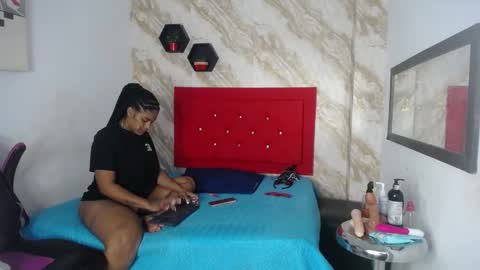 Snapshot of issa__love chatting on 7, 1, 2026 issa online show from 7, 1, 2026