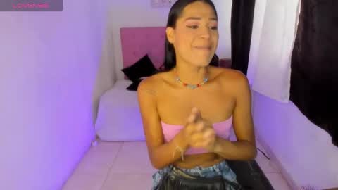 Snapshot of issa_kitty chatting on 7, 10, 2025 issa_kitty online show from 7, 10, 2025