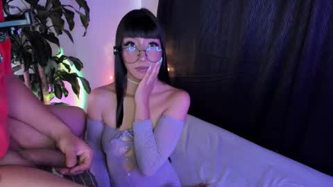 Snapshot of issaandneron_ chatting on 11, 5, 2026 Issa and Neron online show from 11, 5, 2026