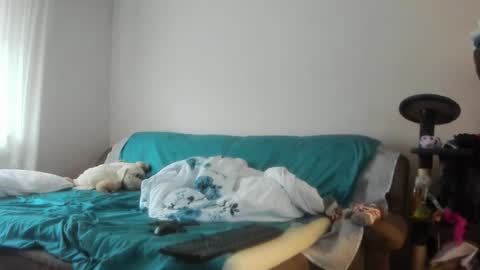 Issabelle online show from 6, 10, 2025