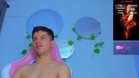 Snapshot of issac_james chatting on 5, 2, 2025 Issac online show from 5, 2, 2025