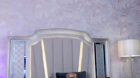 Issadorra online show from 8, 2, 2025