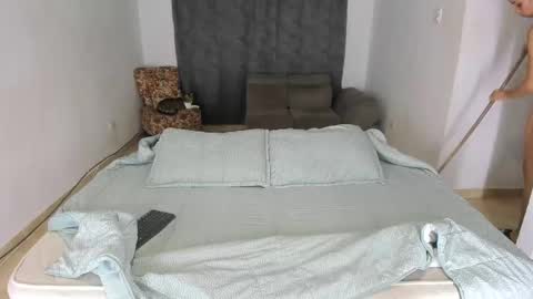 Isabella  online show from 13, 2, 2025