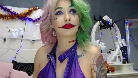 IssaSmyth online show from 31, 10, 2025