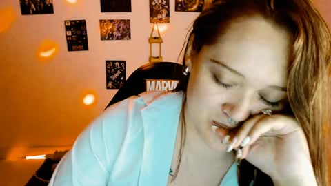 Snapshot of issis_demon chatting on 30, 12, 2024 Yiz online show from 30, 12, 2024