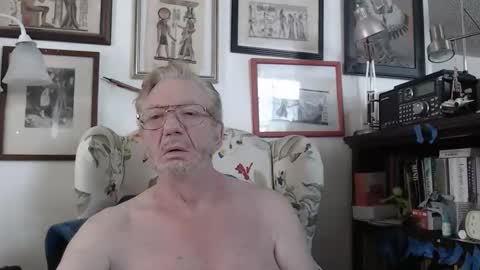 Snapshot of isubmissiveslut chatting on 24, 3, 2026 ImYourBitch online show from 24, 3, 2026