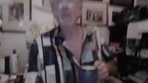 Snapshot of isubmissiveslut chatting on 6, 5, 2026 ImYourBitch online show from 6, 5, 2026
