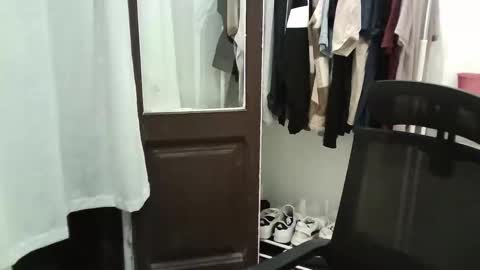 italianboybcn online show from 30, 10, 2025