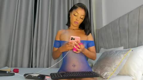 Snapshot of its_canella chatting on 29, 6, 2026 canella online show from 29, 6, 2026