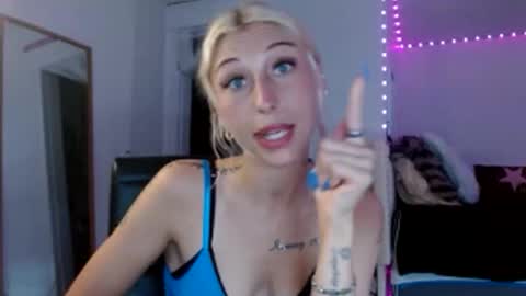 Snapshot of itsirelandbby chatting on 14, 4, 2026 itsirelandbby online show from 14, 4, 2026