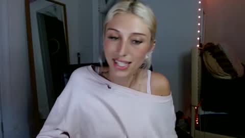 Snapshot of itsirelandbby chatting on 16, 4, 2026 itsirelandbby online show from 16, 4, 2026