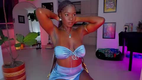 Snapshot of itslau_ chatting on 18, 3, 2026 lau online show from 18, 3, 2026