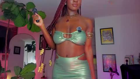 Snapshot of itslau_ chatting on 31, 3, 2026 lau online show from 31, 3, 2026