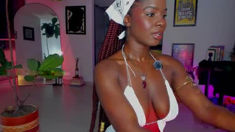 Snapshot of itslau_ chatting on 3, 4, 2026 lau online show from 3, 4, 2026