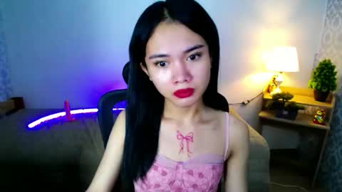 Snapshot of itsmeloveypinay chatting on 7, 10, 2025 itsmeloveypinay online show from 7, 10, 2025