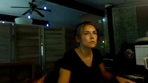 Snapshot of itsmesophie_x chatting on 8, 7, 2026 ItsMeSophie X online show from 8, 7, 2026