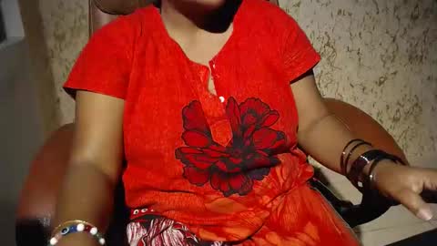 Snapshot of itsmiradesire chatting on 8, 4, 2026 Mira online show from 8, 4, 2026