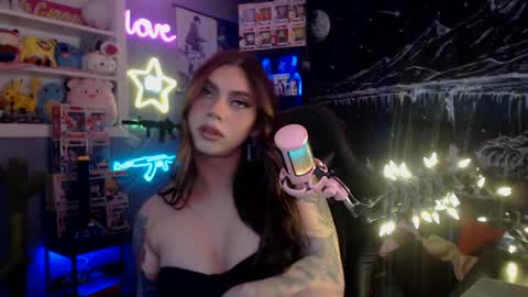 Nicki Foxx online show from 26, 1, 2025
